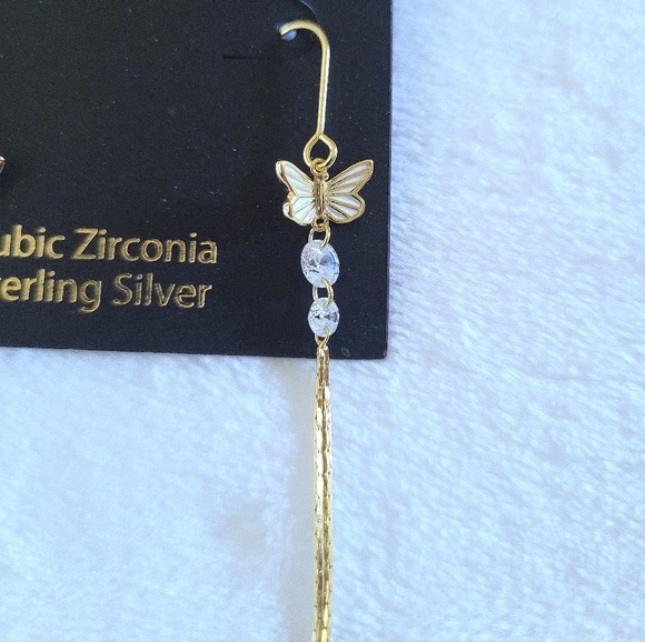 ✨️HP✨️ Rachel Zoe Dainty White Enamel Butterfly🦋 Dangle Earrings - Picture 13 of 16